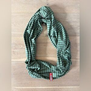 Lululemon Vinyasa Wrap Scarf green gray stripes yoga infinity scarf with snaps